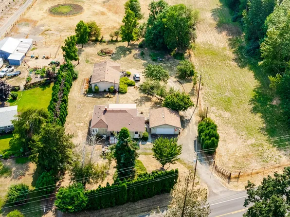 91155 River Rd, Junction City, OR 97448