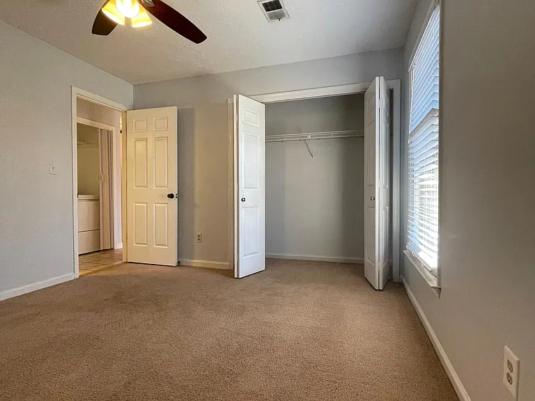 1506 Wenwood Ct — Photo 7