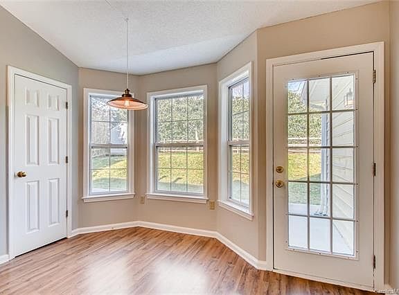 4th image of 109 Diamond Dr