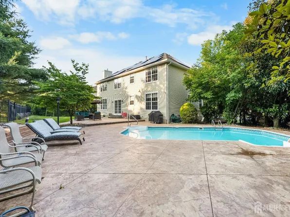 16 Moorland Blvd, Monroe Township, NJ 08831