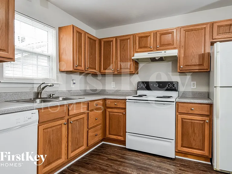 3629 Sherbourne Ln — Photo 7