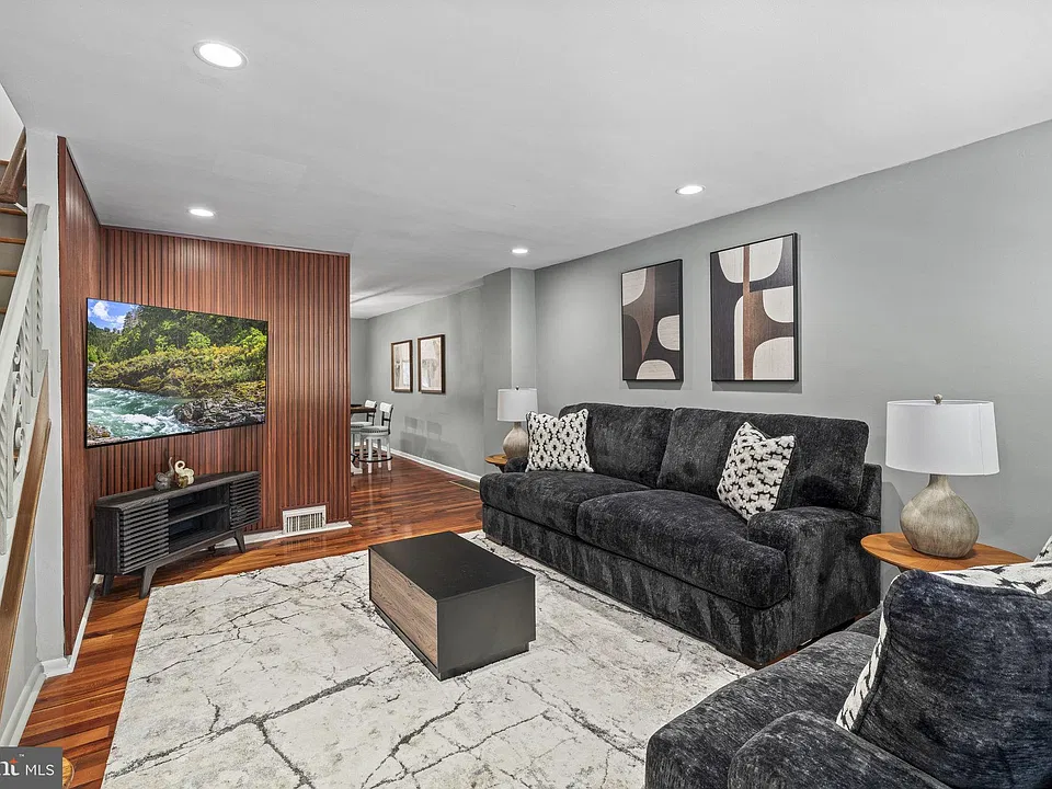 585 Monastery Ave