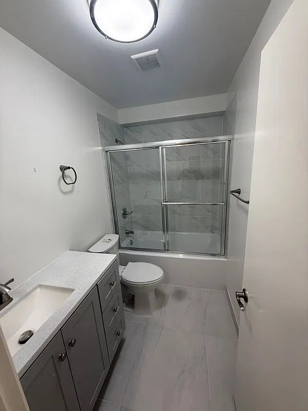 244 W Fairview Ave — Photo 1