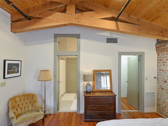 3rd image of 614 Gravier St #302