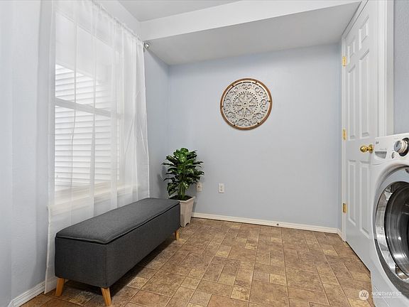 4th image of 12344 Hiram Place NE
