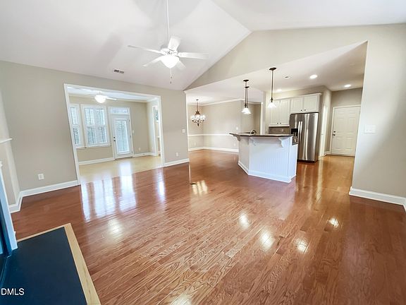 5th image of 115 Denby Cir