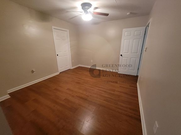 3rd image of 330 Creswell Ave E #A
