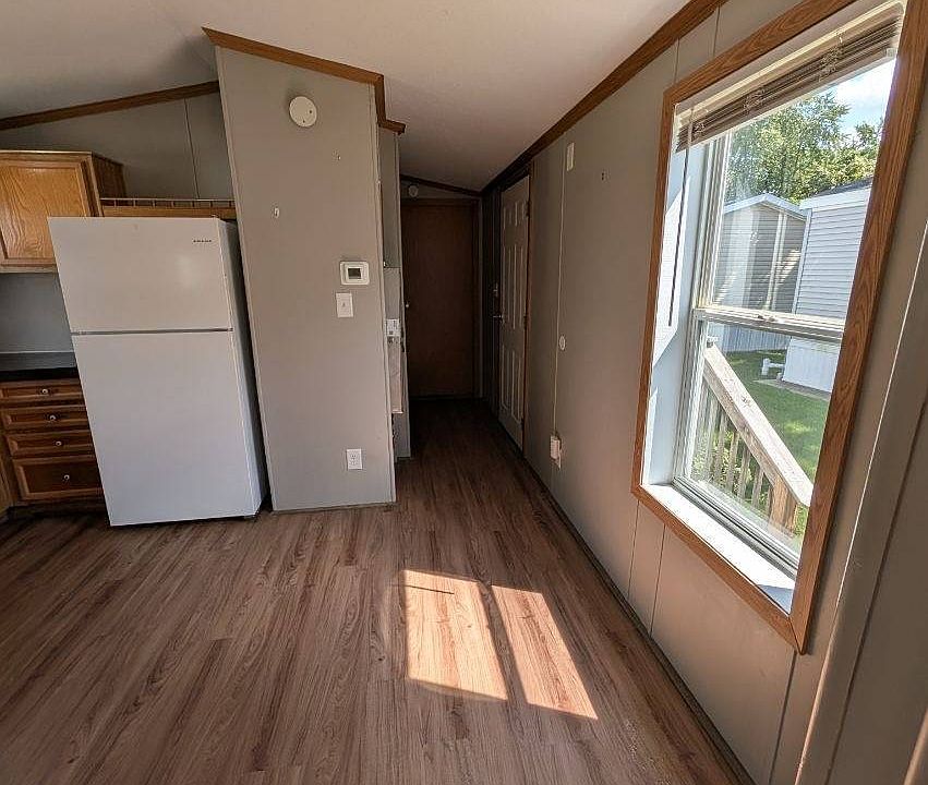 1st image of 641 W Walnut St #34