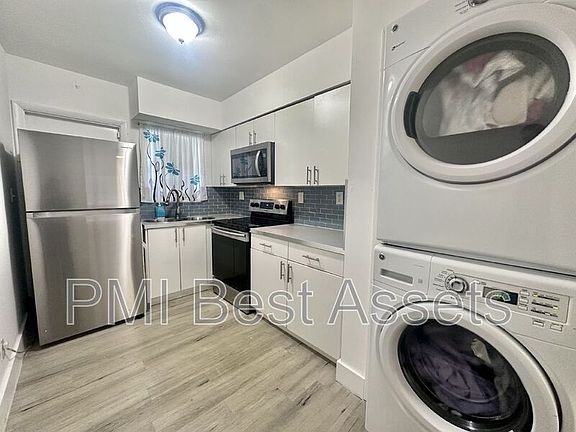 3rd image of 141 NW 4th Ave APT 1