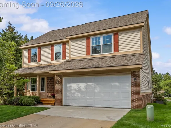 31076 Silverdale Dr, Novi, MI 48377