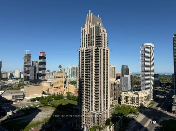 430 Square One Dr #2105, Mississauga, ON L5B 0E2