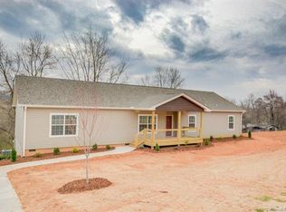 24 Round Top Cir, Mills River, NC 28759