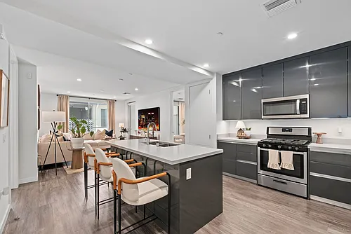 Floor plan 305