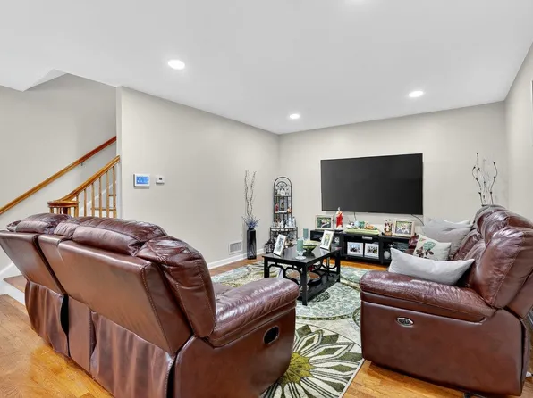 870 Passaic Avenue image 6 of 25