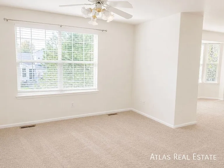 1071 Thornbury Pl — Photo 7