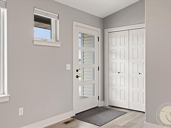 4th image of 944 Anacapa Ln