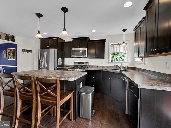 5th image of 78 Empire Ln