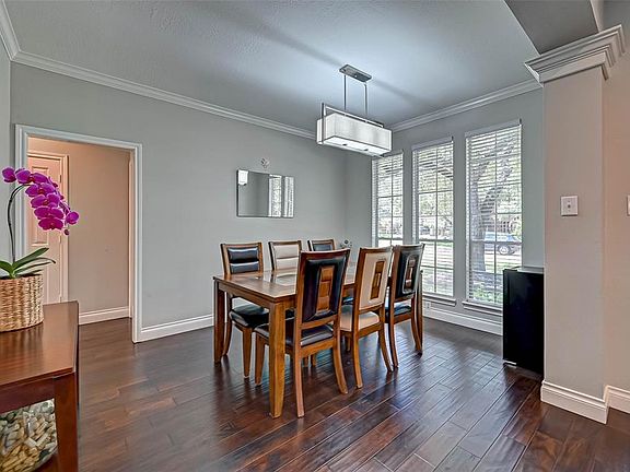 Dining room ready for family gatherings.