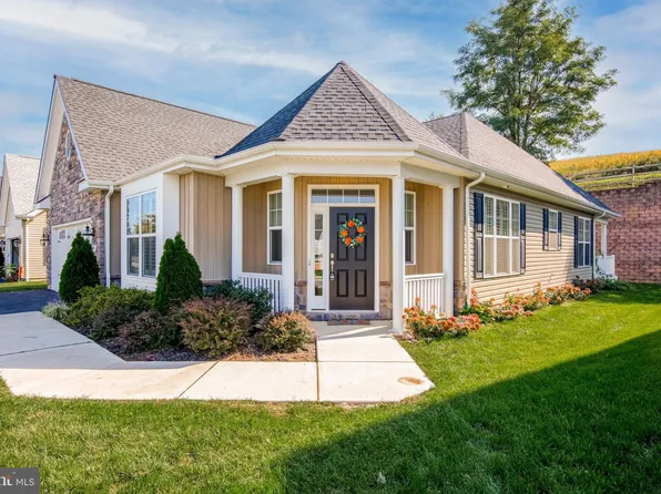 49 New Hope Blvd, Oley, PA 19547