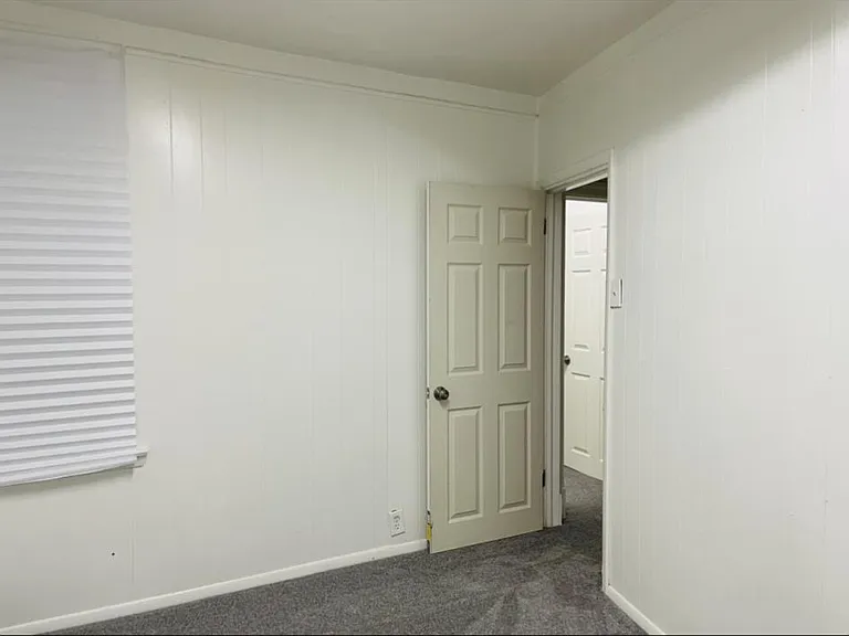 6533 Regent St — Photo 22