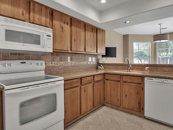 4th image of 11960 N 112th St