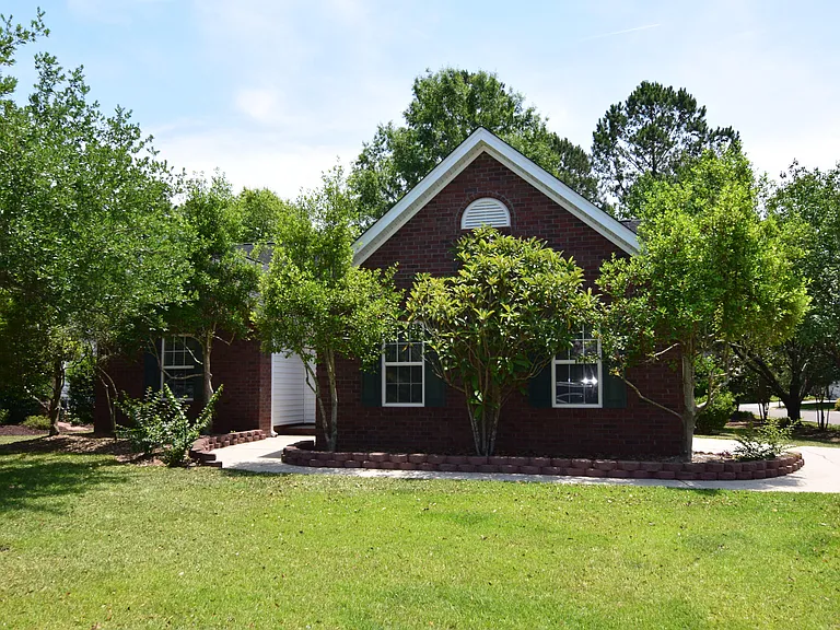 300 Prestwick Ct — Photo 1