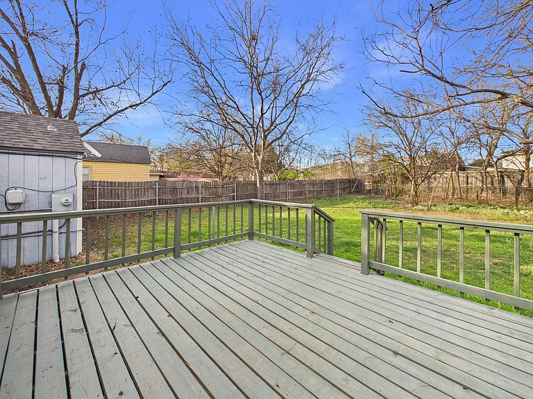 1307 NW Maple Ave — Photo 21