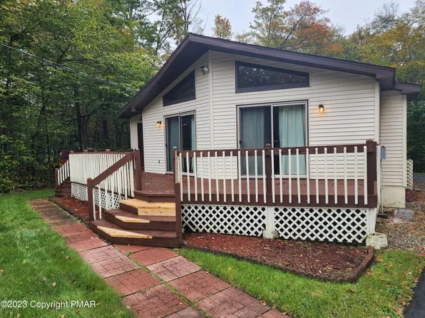 9203 Westwood Dr, Tobyhanna, PA 18466