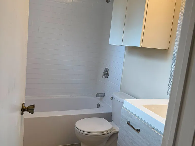 54 Harley Dr #MAIN 2ND FLR — Photo 14