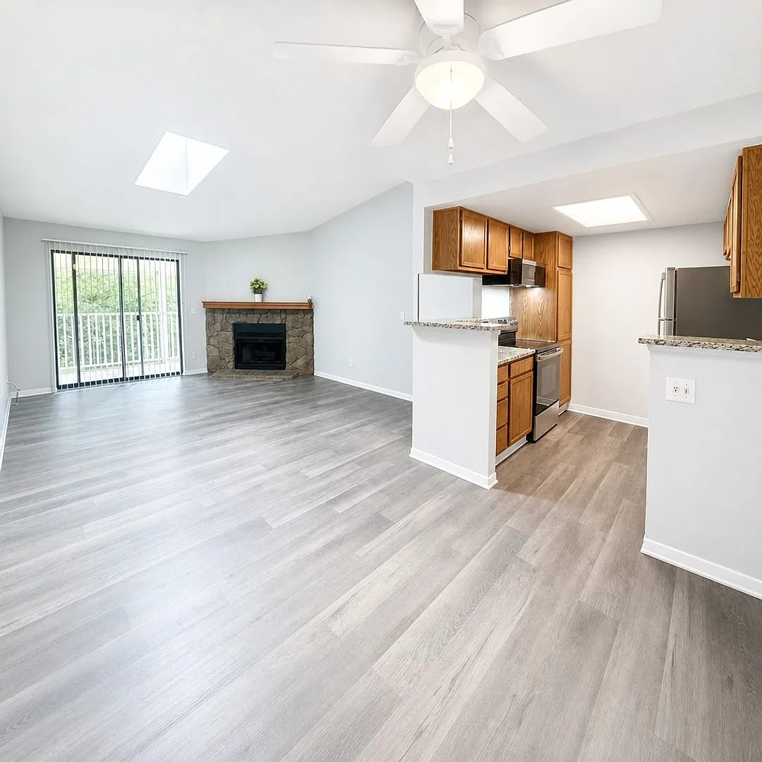 Beautifully Remodeled | 1 Bed 1 Bath | Pet Friendly — Photo 3