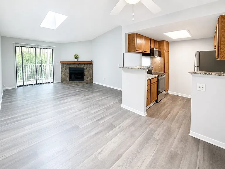 908 S Walden Way #203 — Photo 3