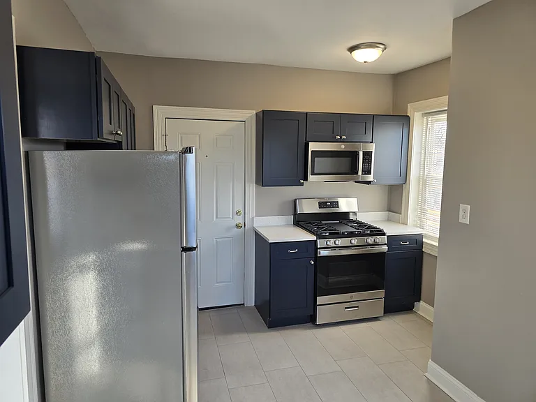7516 S Phillips Ave #3 — Photo 4