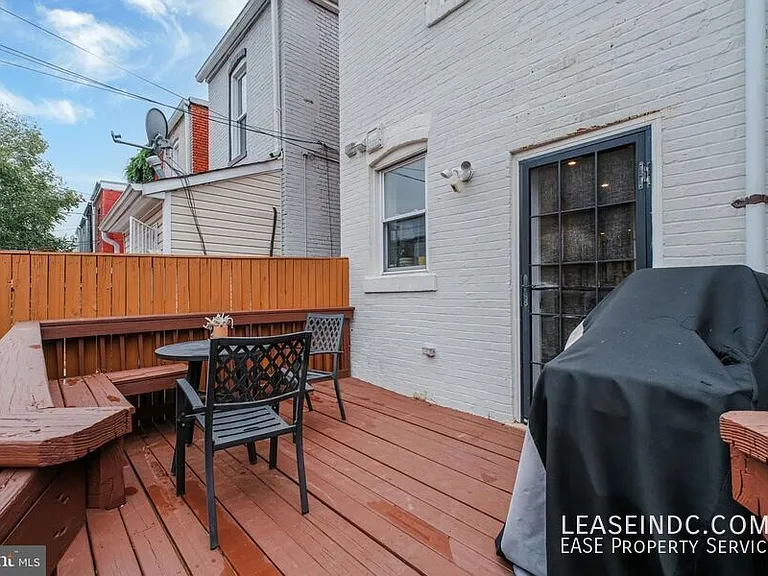 1241 I St NE — Photo 16