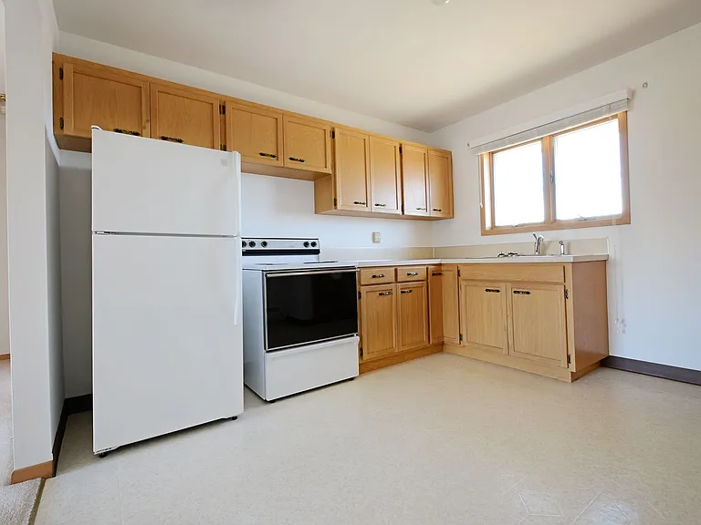 Cozy 4-Plex's Located on Minot's North Hill! 2028-2048 5th Street NW — Photo 6