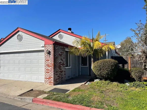 3 Town Square Pl, Oakland, CA 94603