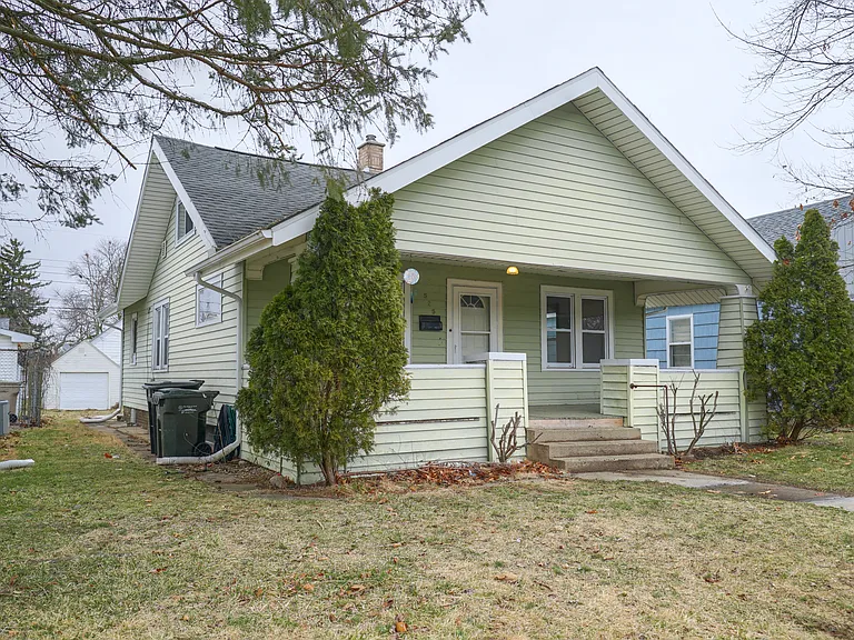 525 E Eckman St — Photo 2