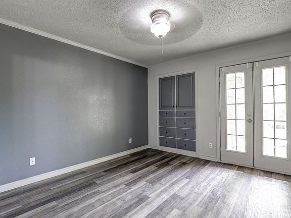 3rd image of 6131-6137 Summerhill Pl