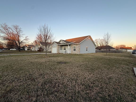3rd image of 610 S Sunrise Street