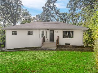 52 Highland Rd, Merrillville, IN 46410