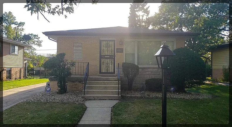 14712 Memorial Dr photo 1