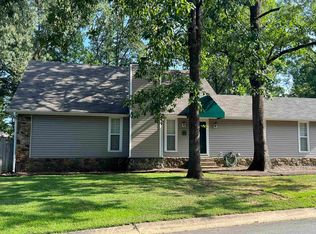 2 Hickory Ln, Maumelle, AR 72113