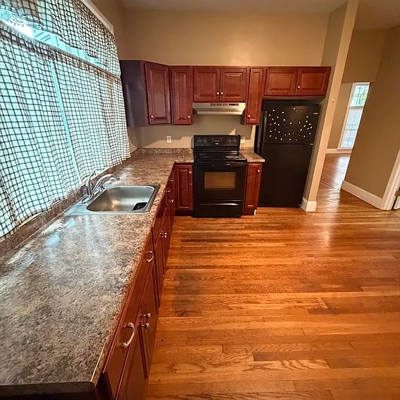 32 Warren St #1 — Photo 1