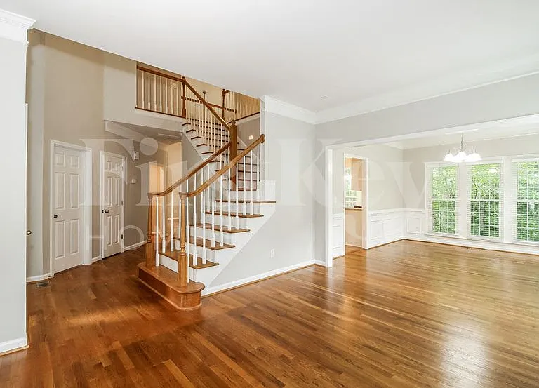 5386 Beechmont Dr — Photo 4