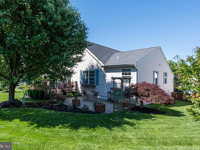 19 Patriot Ct — Photo 22