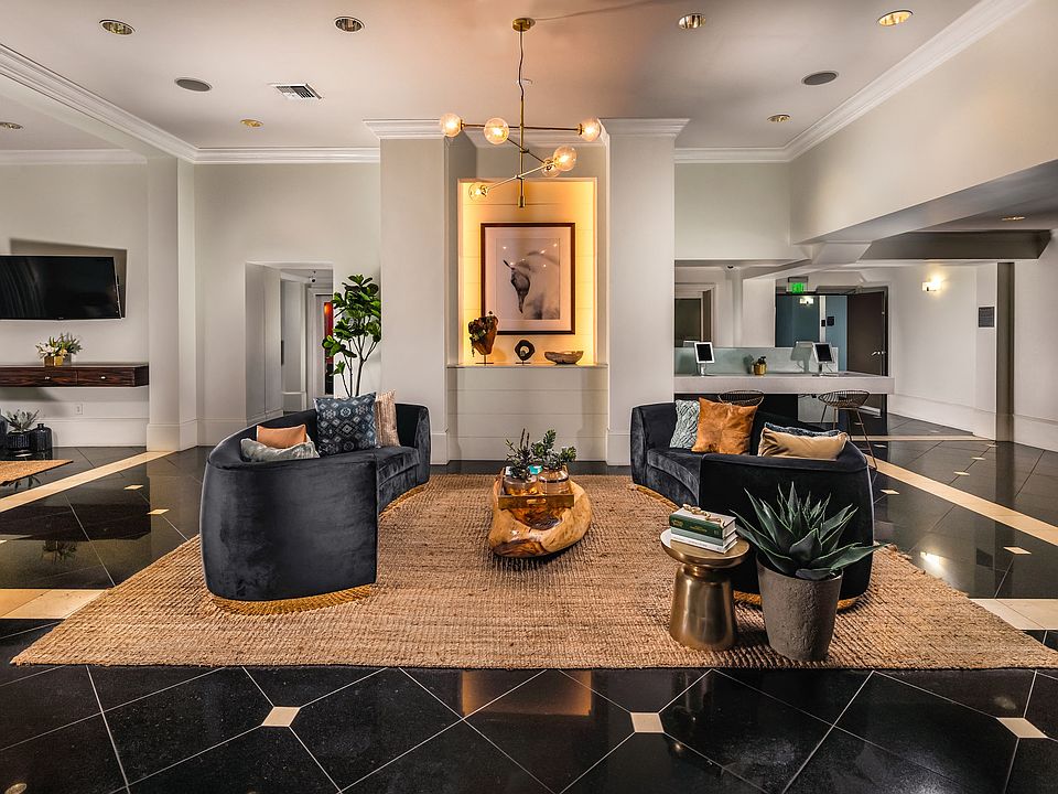Lobby 4