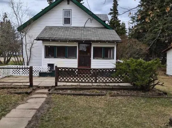 707 N 3rd Ave, Beaverlodge, AB T0H 0C0