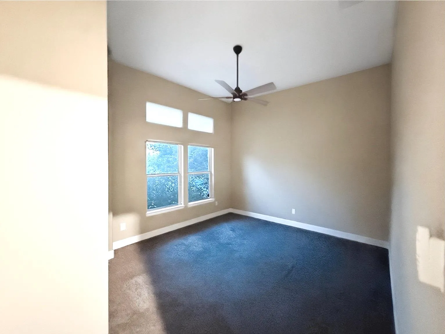 4 bed, 3.0 bath, 3036 sqft, $2,900 — Photo 4