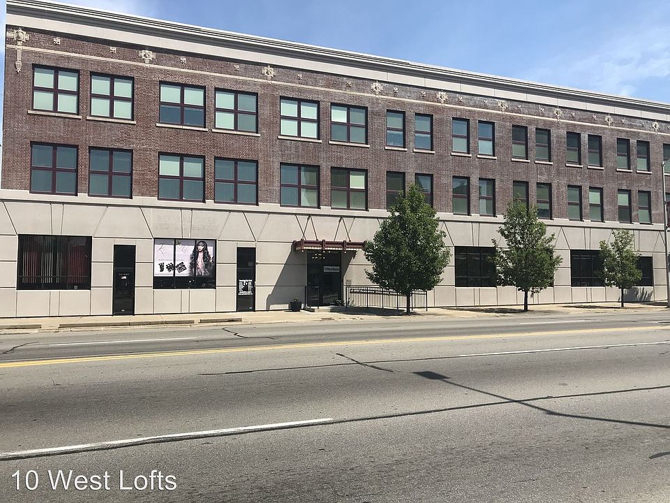 1st image of 10 W Huron St Ste 202