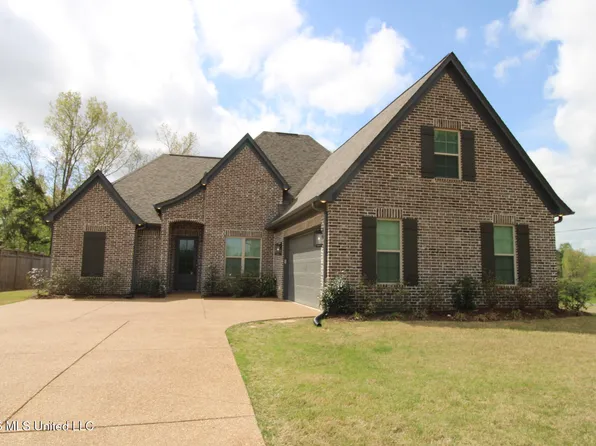 4007 Bakersfield Dr, Nesbit, MS 38651