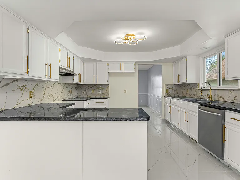 30247 Rosslyn Ave — Photo 14